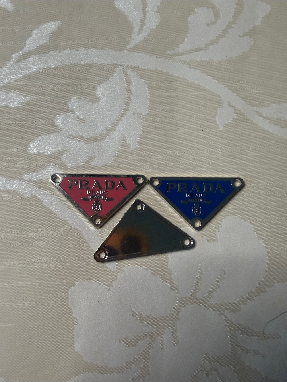 1x Metal Triangular Logo Charms in Pink, Blue & Silver